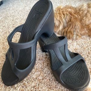 CROC HEELS